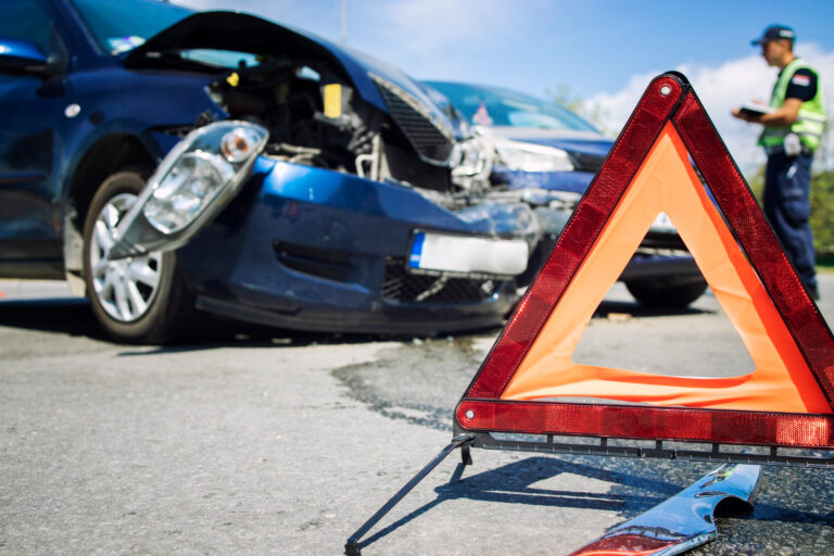 When to Get a Lawyer for a Car Accident